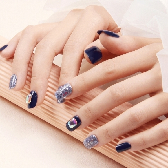 3D Rhinestone & Glitter Press on Nails - Picture 9 of 17